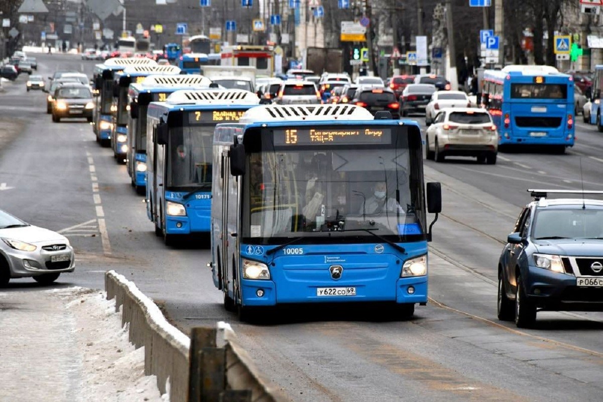 Транспорт твери. Транспорт Ростовской области. Транспорт на дороге. Автобус на дороге. Транспорт Верхневолжья 3.02.2020.